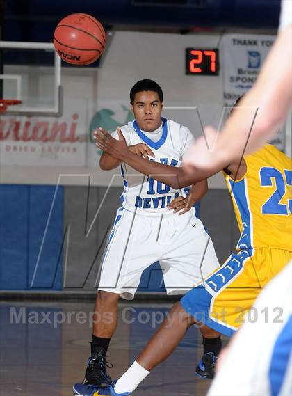 Thumbnail 1 in Wood vs. Davis (Les Curry Invitational) photogallery.
