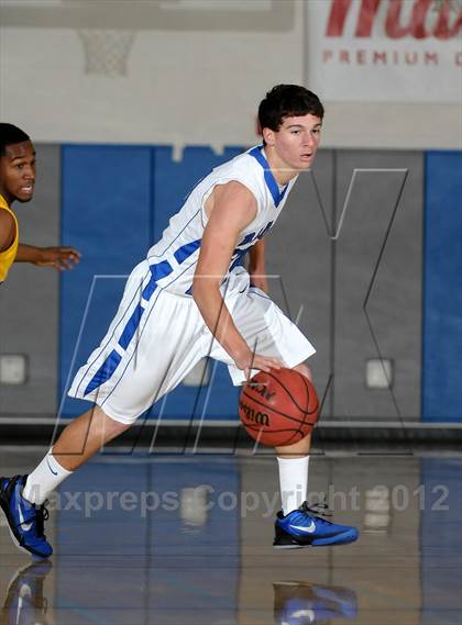 Thumbnail 3 in Wood vs. Davis (Les Curry Invitational) photogallery.