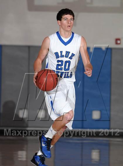 Thumbnail 2 in Wood vs. Davis (Les Curry Invitational) photogallery.