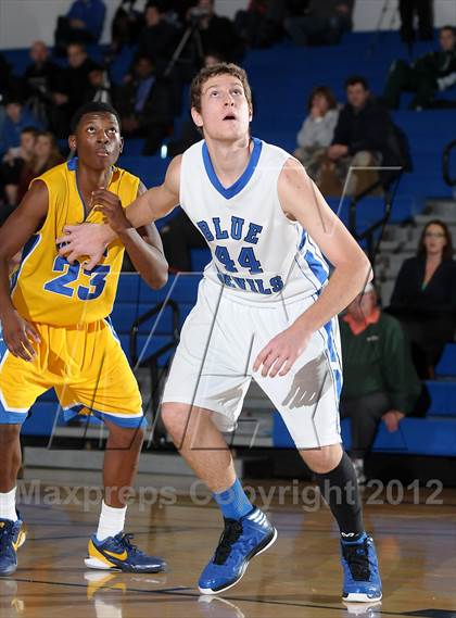 Thumbnail 3 in Wood vs. Davis (Les Curry Invitational) photogallery.