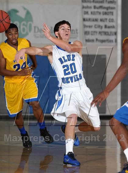 Thumbnail 1 in Wood vs. Davis (Les Curry Invitational) photogallery.