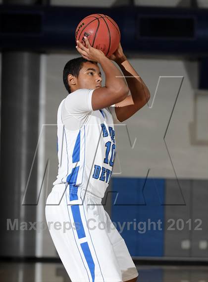 Thumbnail 2 in Wood vs. Davis (Les Curry Invitational) photogallery.