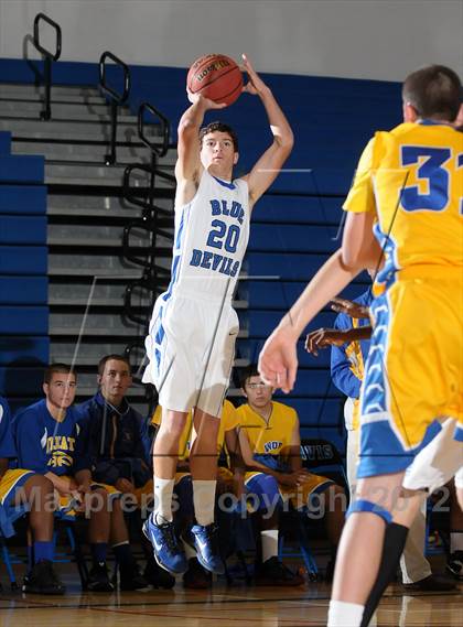Thumbnail 1 in Wood vs. Davis (Les Curry Invitational) photogallery.