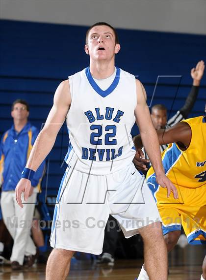Thumbnail 3 in Wood vs. Davis (Les Curry Invitational) photogallery.