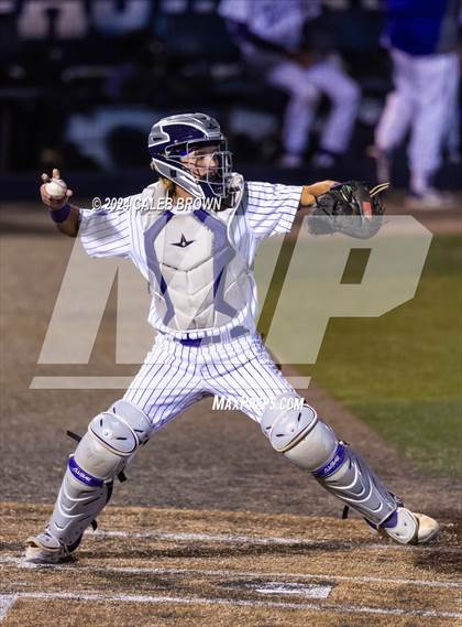 Thumbnail 2 in Lehi vs. Riverton (UHSAA 6A Bracket Play) photogallery.