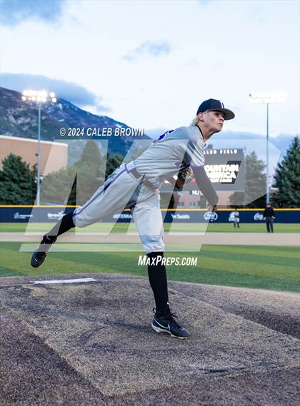 Thumbnail 2 in Lehi vs. Riverton (UHSAA 6A Bracket Play) photogallery.