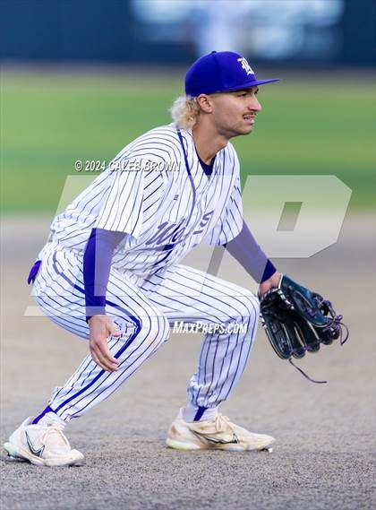 Thumbnail 1 in Lehi vs. Riverton (UHSAA 6A Bracket Play) photogallery.