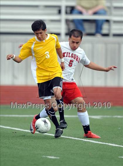 Thumbnail 2 in Kilgore vs Mt. Pleasant (Class 4A, Region II semifinal) photogallery.