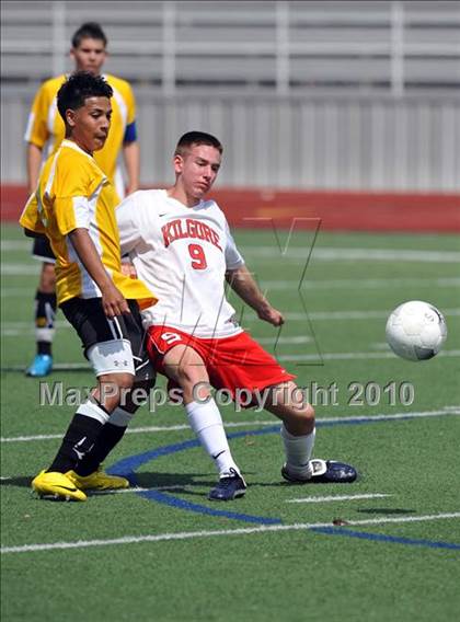 Thumbnail 2 in Kilgore vs Mt. Pleasant (Class 4A, Region II semifinal) photogallery.