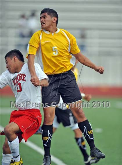 Thumbnail 1 in Kilgore vs Mt. Pleasant (Class 4A, Region II semifinal) photogallery.
