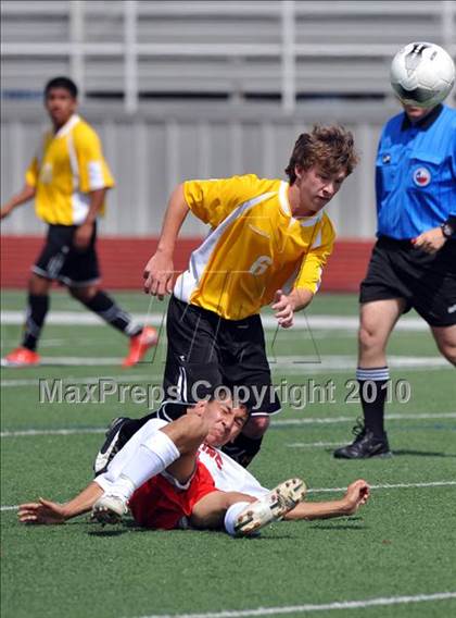 Thumbnail 3 in Kilgore vs Mt. Pleasant (Class 4A, Region II semifinal) photogallery.