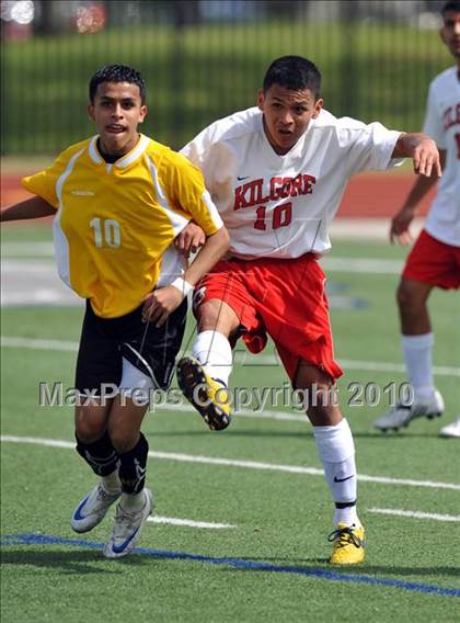 Thumbnail 3 in Kilgore vs Mt. Pleasant (Class 4A, Region II semifinal) photogallery.