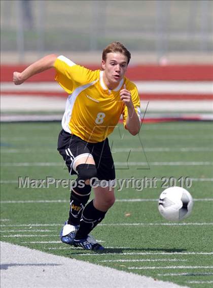 Thumbnail 2 in Kilgore vs Mt. Pleasant (Class 4A, Region II semifinal) photogallery.