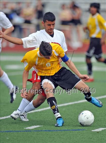 Thumbnail 2 in Kilgore vs Mt. Pleasant (Class 4A, Region II semifinal) photogallery.