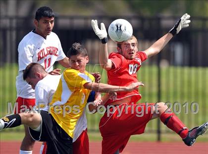 Thumbnail 2 in Kilgore vs Mt. Pleasant (Class 4A, Region II semifinal) photogallery.