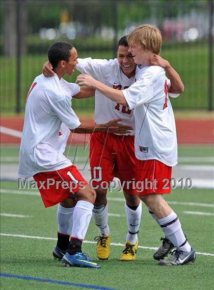 Thumbnail 3 in Kilgore vs Mt. Pleasant (Class 4A, Region II semifinal) photogallery.