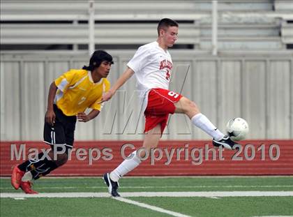Thumbnail 2 in Kilgore vs Mt. Pleasant (Class 4A, Region II semifinal) photogallery.