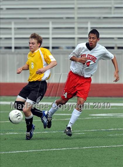 Thumbnail 2 in Kilgore vs Mt. Pleasant (Class 4A, Region II semifinal) photogallery.