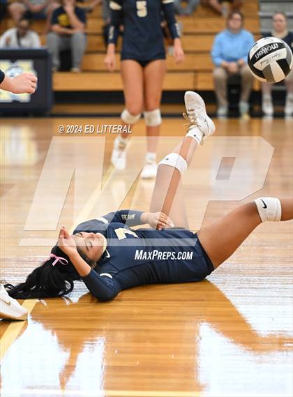 Thumbnail 3 in South Webster @ Notre Dame photogallery.