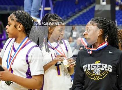 Thumbnail 1 in Cuero vs. Lincoln (UIL 4A Basketball Division II Final Medal Ceremony) photogallery.
