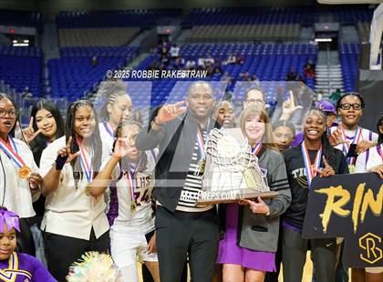 Thumbnail 1 in Cuero vs. Lincoln (UIL 4A Basketball Division II Final Medal Ceremony) photogallery.