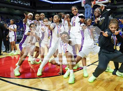 Thumbnail 1 in Cuero vs. Lincoln (UIL 4A Basketball Division II Final Medal Ceremony) photogallery.