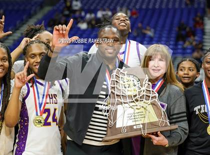 Thumbnail 1 in Cuero vs. Lincoln (UIL 4A Basketball Division II Final Medal Ceremony) photogallery.