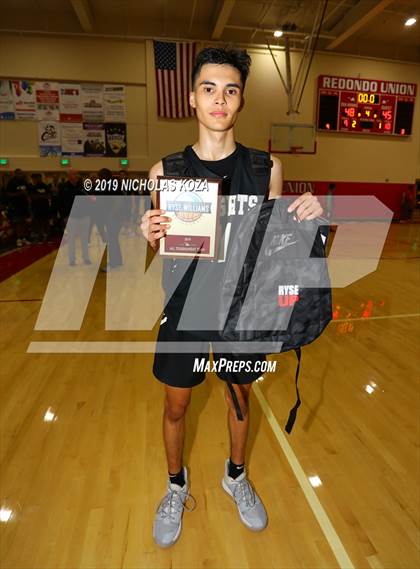 Thumbnail 3 in Bishop Montgomery vs St. Anthony (Ryse Williams/Pac Shores Tournament) photogallery.