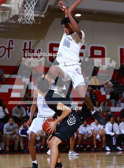 Thumbnail 2 in Bishop Montgomery vs St. Anthony (Ryse Williams/Pac Shores Tournament) photogallery.