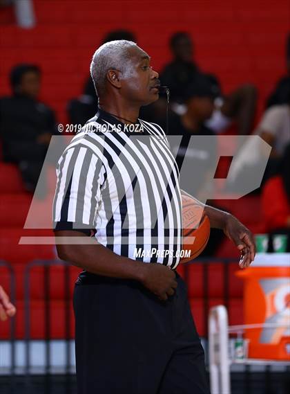 Thumbnail 3 in Bishop Montgomery vs St. Anthony (Ryse Williams/Pac Shores Tournament) photogallery.
