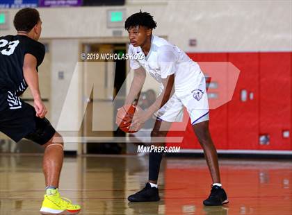 Thumbnail 3 in Bishop Montgomery vs St. Anthony (Ryse Williams/Pac Shores Tournament) photogallery.