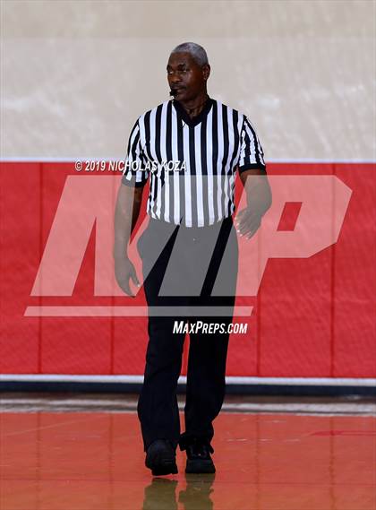 Thumbnail 2 in Bishop Montgomery vs St. Anthony (Ryse Williams/Pac Shores Tournament) photogallery.