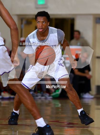 Thumbnail 3 in Bishop Montgomery vs St. Anthony (Ryse Williams/Pac Shores Tournament) photogallery.