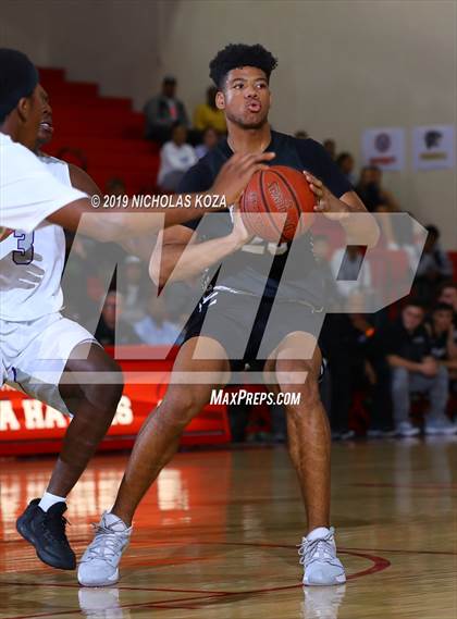 Thumbnail 2 in Bishop Montgomery vs St. Anthony (Ryse Williams/Pac Shores Tournament) photogallery.