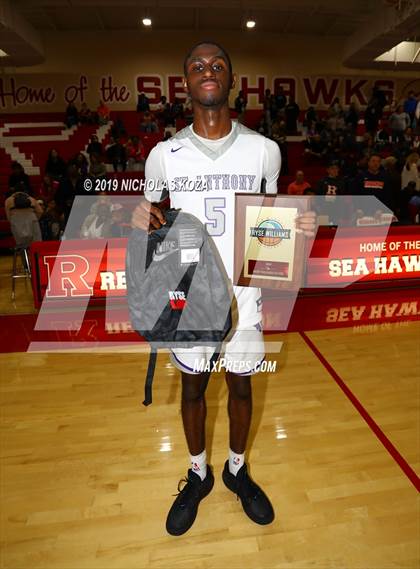 Thumbnail 2 in Bishop Montgomery vs St. Anthony (Ryse Williams/Pac Shores Tournament) photogallery.