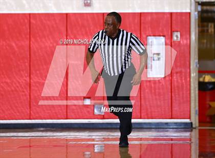 Thumbnail 2 in Bishop Montgomery vs St. Anthony (Ryse Williams/Pac Shores Tournament) photogallery.