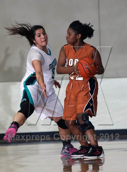 Thumbnail 2 in Pasadena Memorial vs. Dobie (McDonald's Texas Invitational) photogallery.