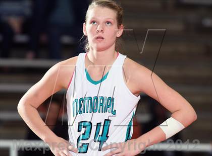 Thumbnail 2 in Pasadena Memorial vs. Dobie (McDonald's Texas Invitational) photogallery.