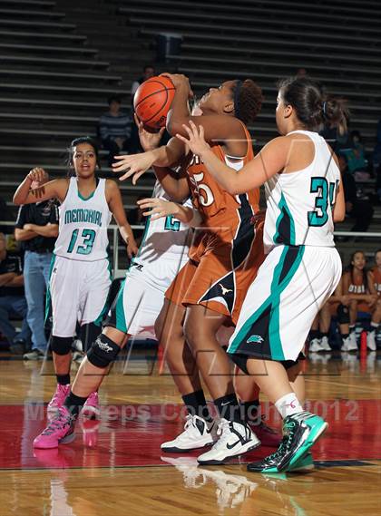 Thumbnail 1 in Pasadena Memorial vs. Dobie (McDonald's Texas Invitational) photogallery.