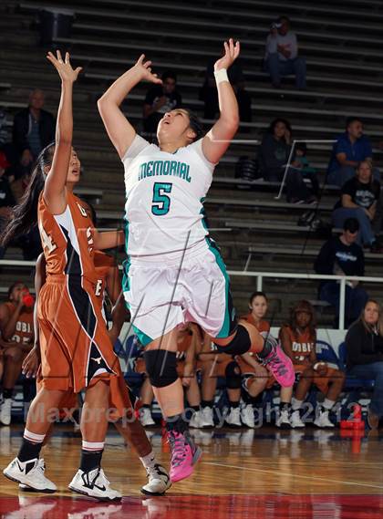 Thumbnail 2 in Pasadena Memorial vs. Dobie (McDonald's Texas Invitational) photogallery.