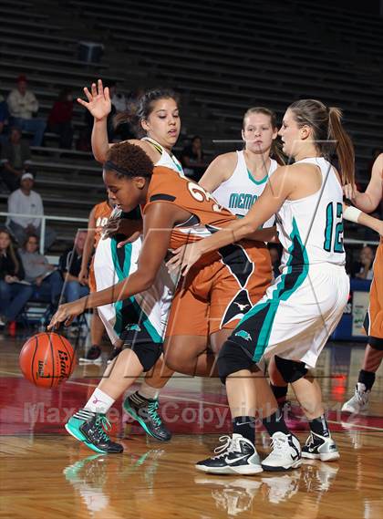 Thumbnail 3 in Pasadena Memorial vs. Dobie (McDonald's Texas Invitational) photogallery.
