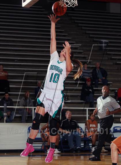 Thumbnail 1 in Pasadena Memorial vs. Dobie (McDonald's Texas Invitational) photogallery.