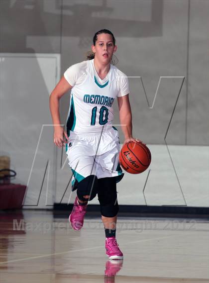Thumbnail 3 in Pasadena Memorial vs. Dobie (McDonald's Texas Invitational) photogallery.