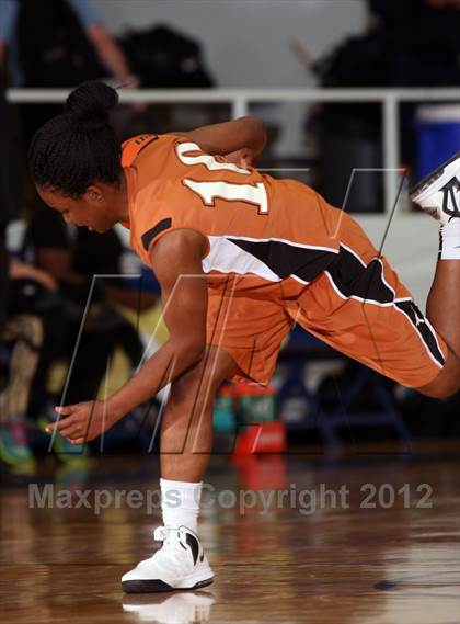 Thumbnail 1 in Pasadena Memorial vs. Dobie (McDonald's Texas Invitational) photogallery.