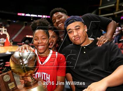 Thumbnail 3 in South Mountain (AIA D3 Final Award Photos) photogallery.