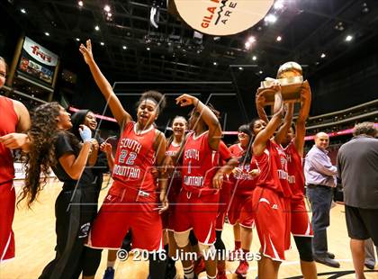 Thumbnail 3 in South Mountain (AIA D3 Final Award Photos) photogallery.