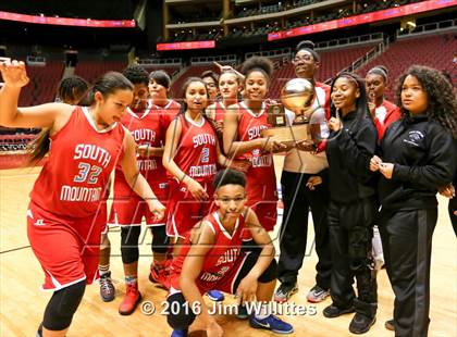 Thumbnail 1 in South Mountain (AIA D3 Final Award Photos) photogallery.