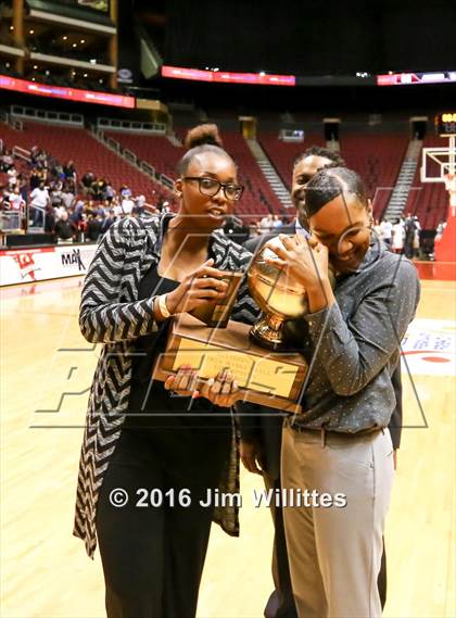 Thumbnail 2 in South Mountain (AIA D3 Final Award Photos) photogallery.