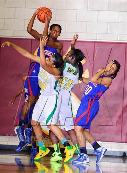 Thumbnail 1 in Desoto vs Duncanville (McDonald's Texas Invitational) photogallery.