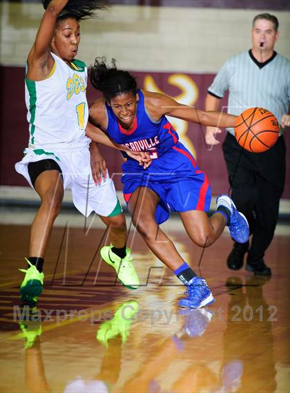 Thumbnail 1 in Desoto vs Duncanville (McDonald's Texas Invitational) photogallery.